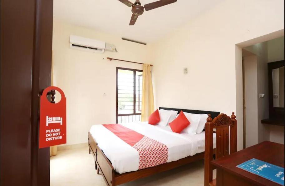 Hotel Sunday - Townhouse Club Airport Trivandrum Тривандрум Экстерьер фото