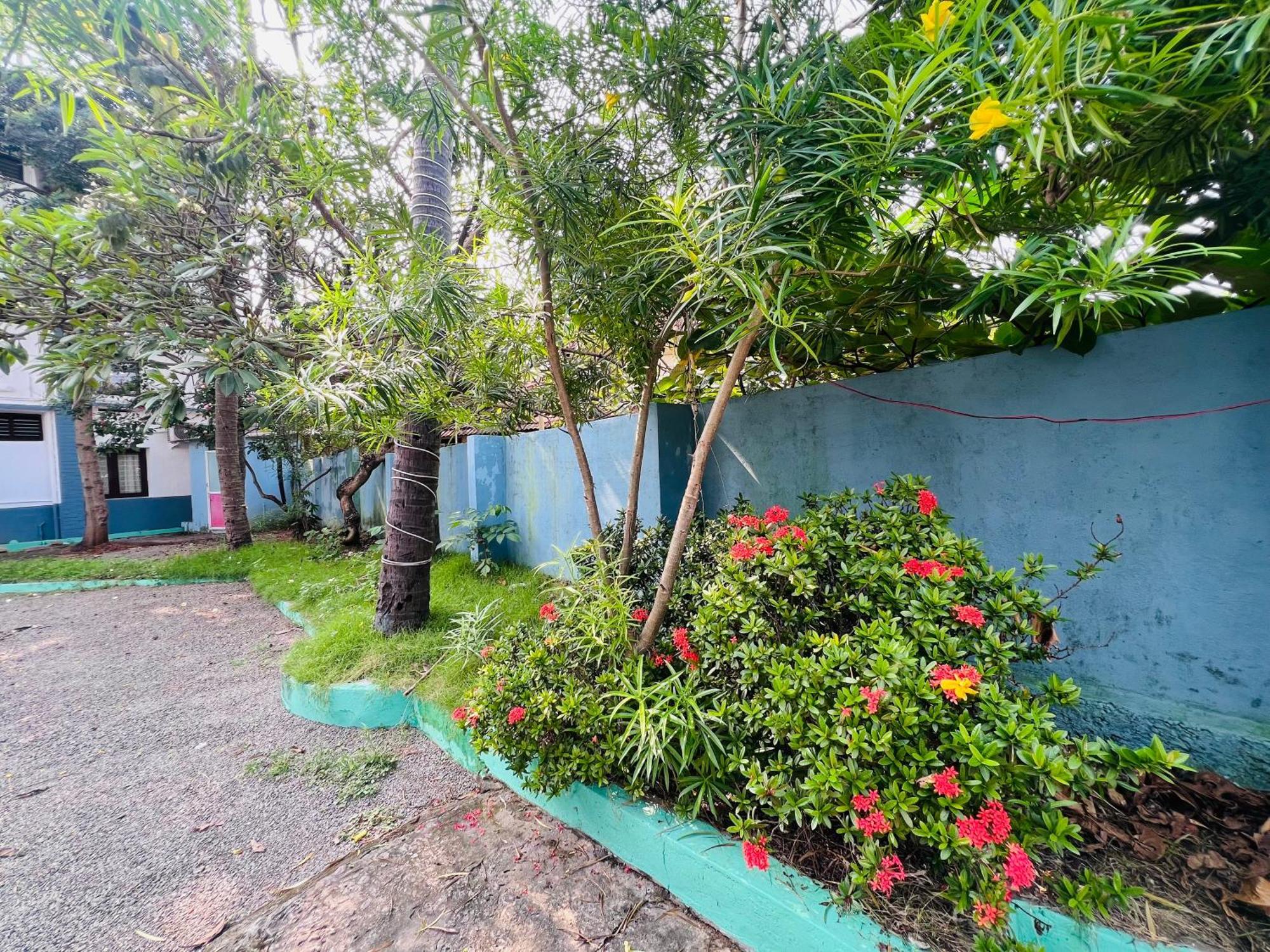 Hotel Sunday - Townhouse Club Airport Trivandrum Тривандрум Экстерьер фото