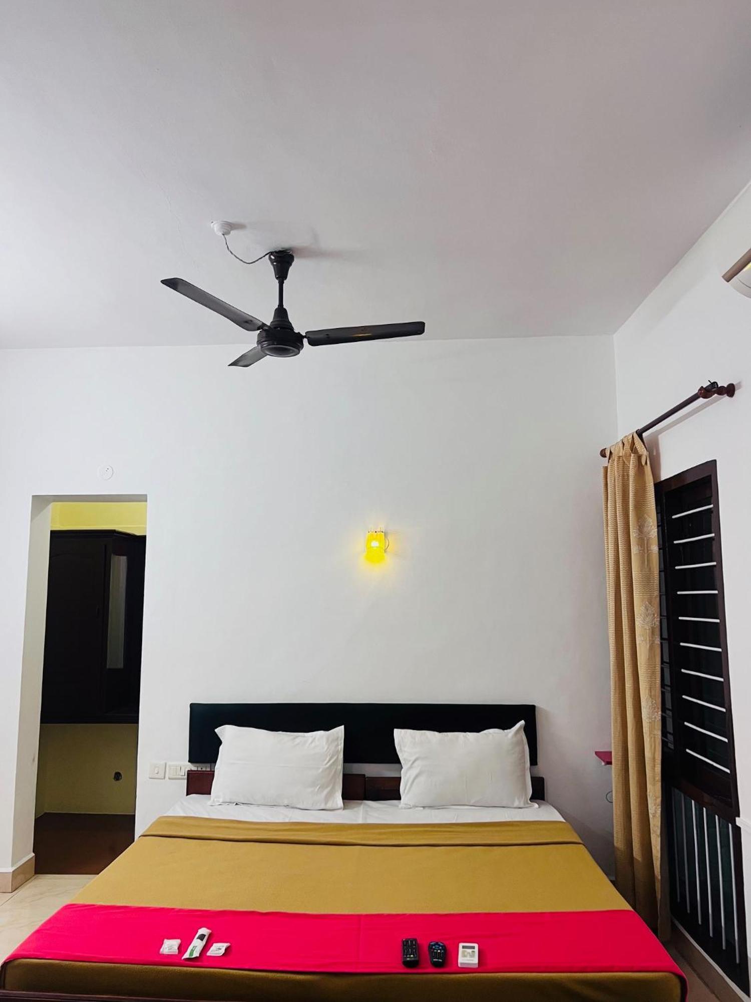 Hotel Sunday - Townhouse Club Airport Trivandrum Тривандрум Экстерьер фото
