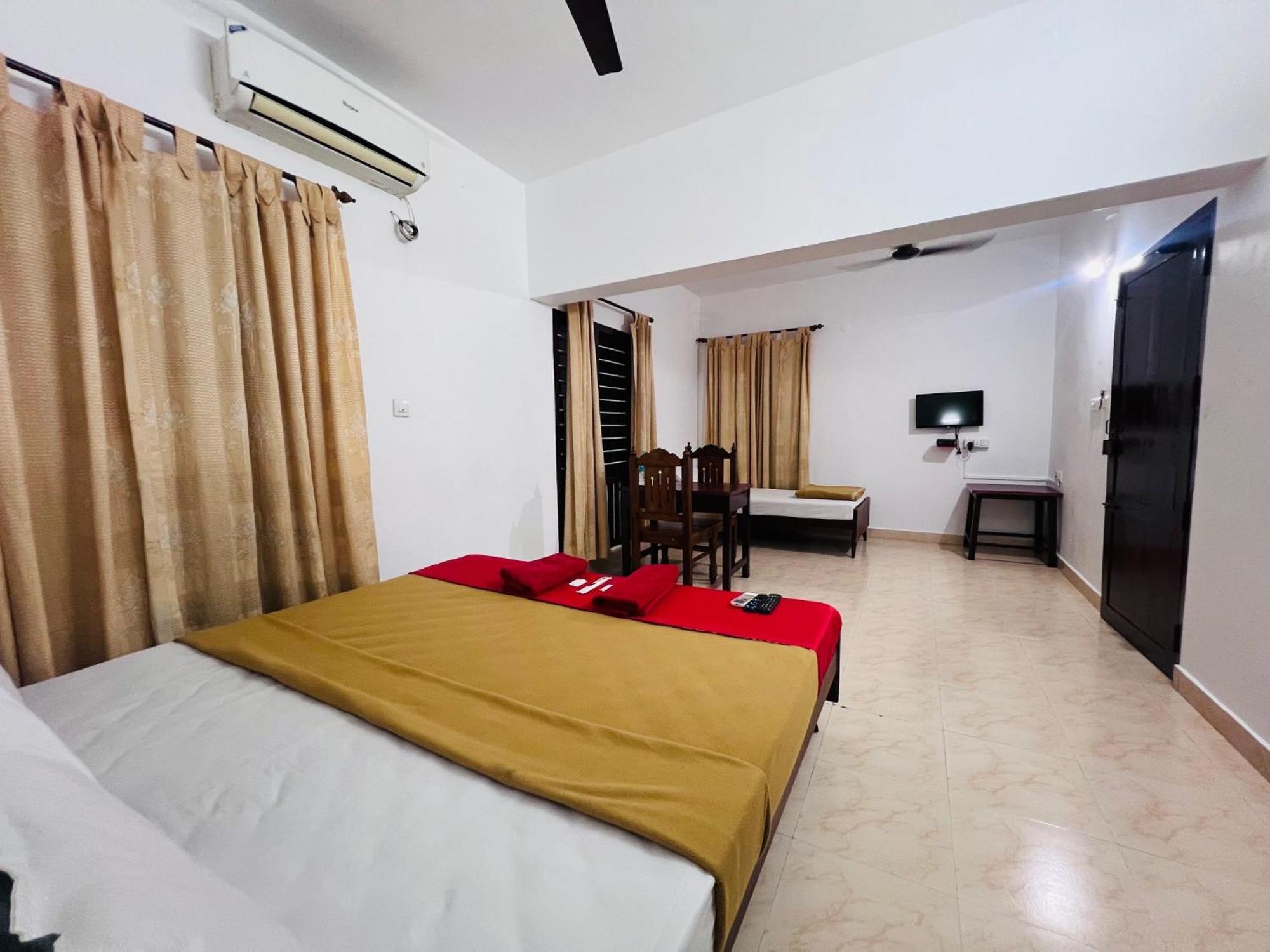 Hotel Sunday - Townhouse Club Airport Trivandrum Тривандрум Экстерьер фото