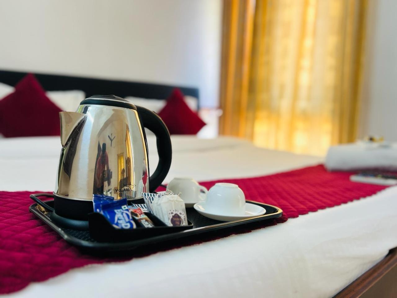 Hotel Sunday - Townhouse Club Airport Trivandrum Тривандрум Экстерьер фото