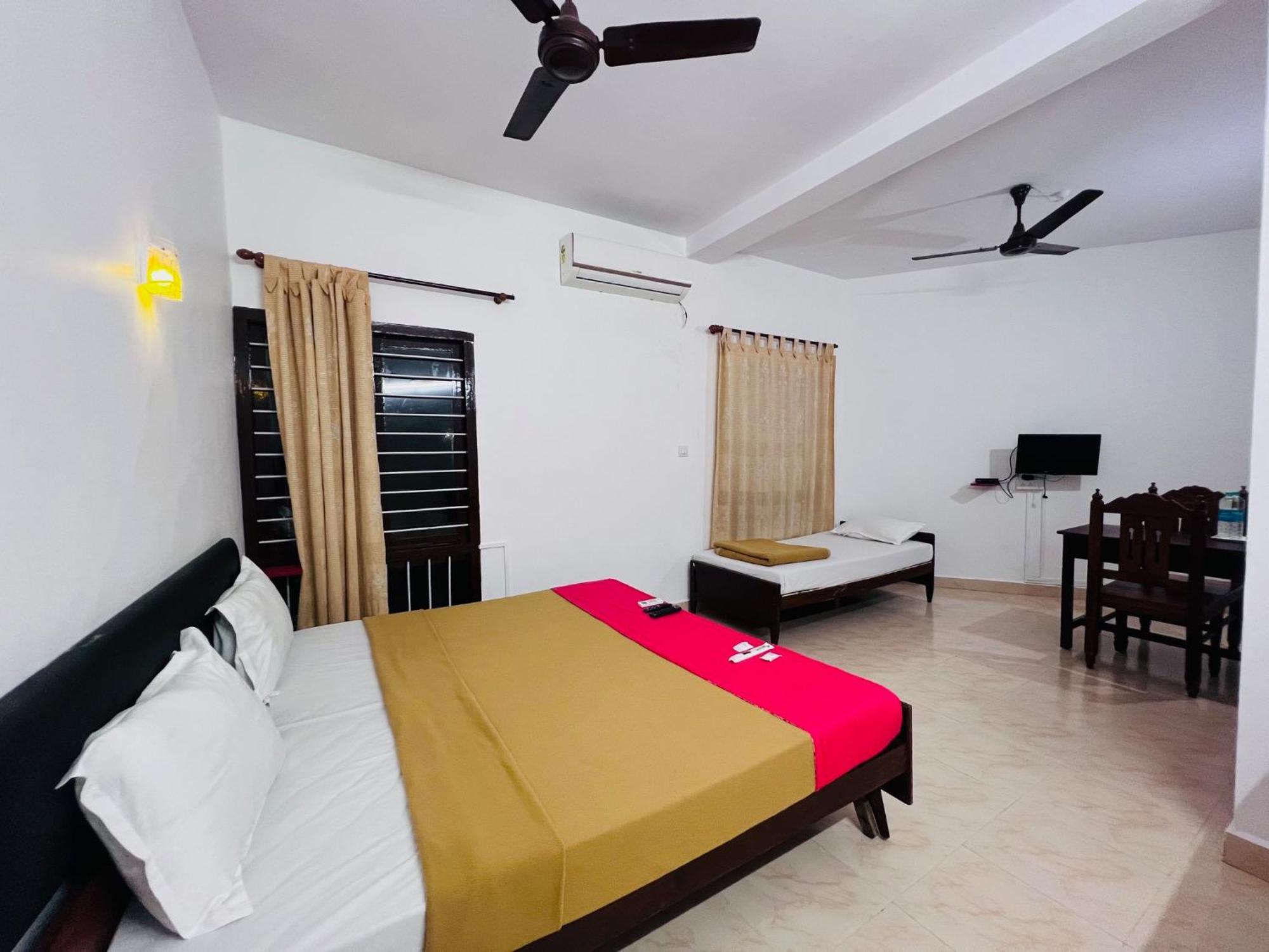 Hotel Sunday - Townhouse Club Airport Trivandrum Тривандрум Экстерьер фото