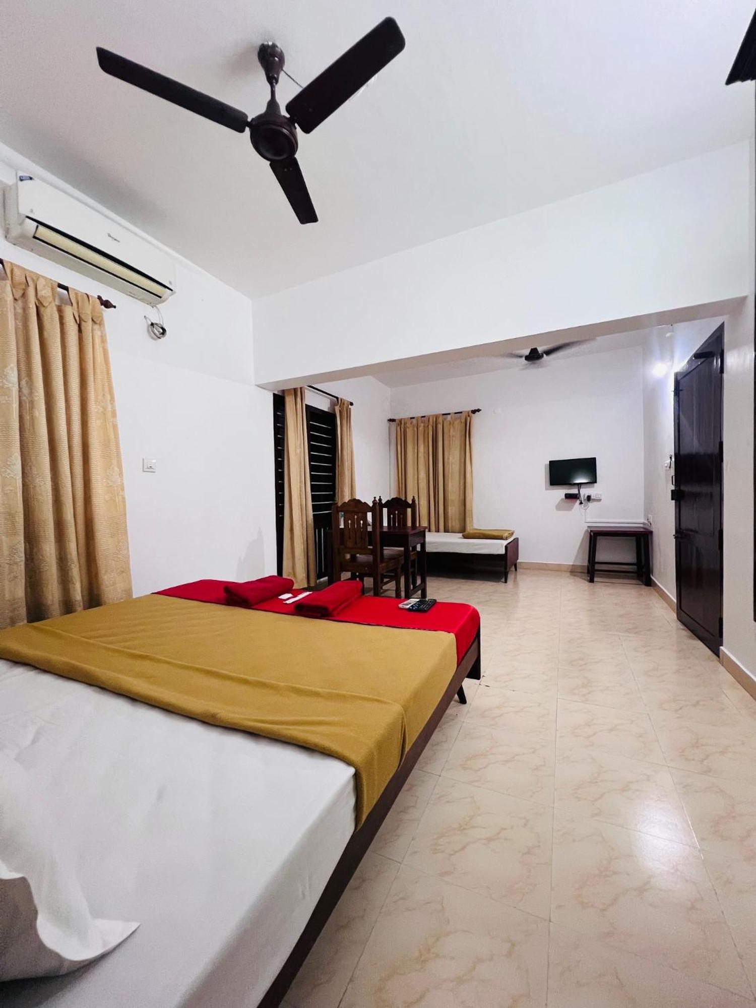 Hotel Sunday - Townhouse Club Airport Trivandrum Тривандрум Экстерьер фото